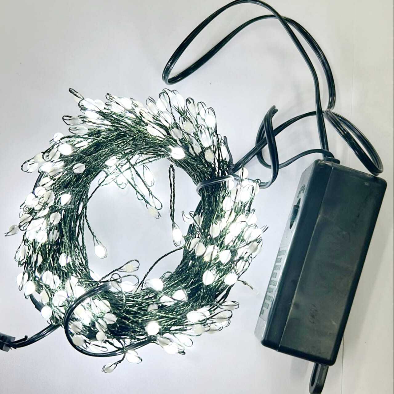 Светодиодная гирлянда, Роса Ежик, 100 Led холодный белый, медный зеленый провод с контроллером, 8 режимов, 10 м (от сети)
