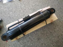 Гидроцилиндр ковша Маниту (Manitou) 264801 для MLT 634