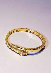 75218-braslet-zmeya-s-fianitami-na-golove-v-stilistike-bvlgary