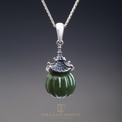 Кулон "Доугун". Нефрит, серебро. 