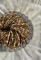 Нить бусин из яшмы 3мм, огранка