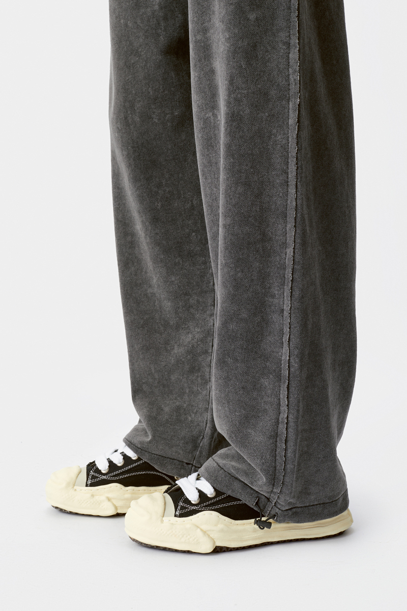 Серые спортивные брюки с эффектом варки