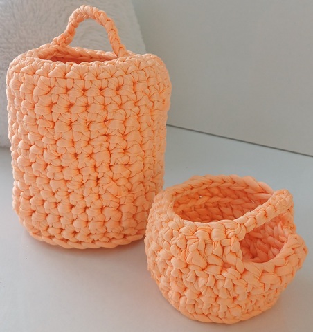 Набор вязаных корзин