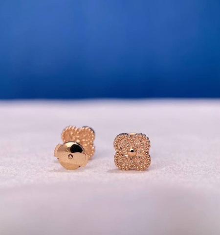 Серьги-пуссеты Van Cleef & Arpels Alhambra