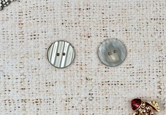 Пуговица костюмная двусторонняя, d 2,1 см
