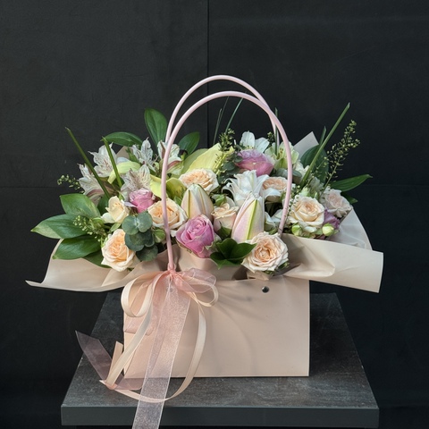 Сумочка с лилиями и розами