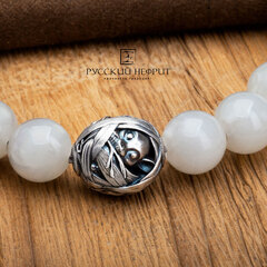 Браслет Лори. Белые нефритовые бусины. Д 10мм.