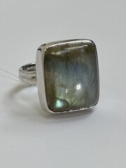 Лабрадорит (кольцо из серебра)