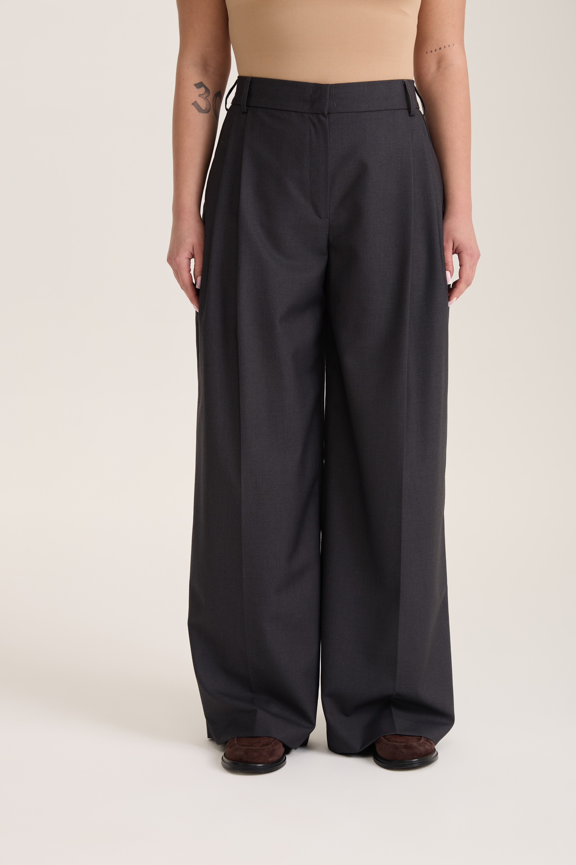 Брюки со стрелками, темно-серый