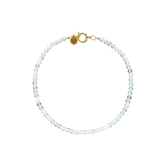 Колье из бусин камня  ( moon stone )