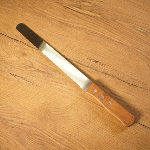 Нож для бисквита 35см (лезвие) с широкими зубчиками, дерев. ручка