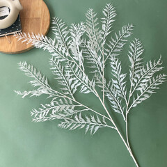 №2  Ампельное растение, искусственная зелень с ажурными листочками, Белая, 98 см, набор 2 ветки.
