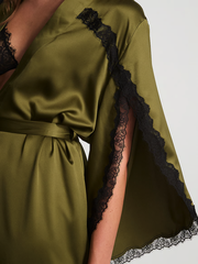 VICTORIA'S SECRET САТИНОВЫЙ ХАЛАТ С КРУЖЕВНЫМИ ВСТАВКАМИ