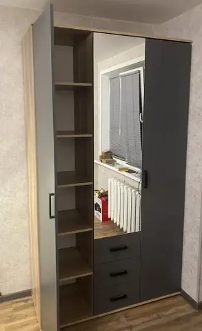 Шкаф 3-х створчатый Вегас ШК-08 дуб каньон / графит