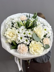 Авторский букет в белой гамме