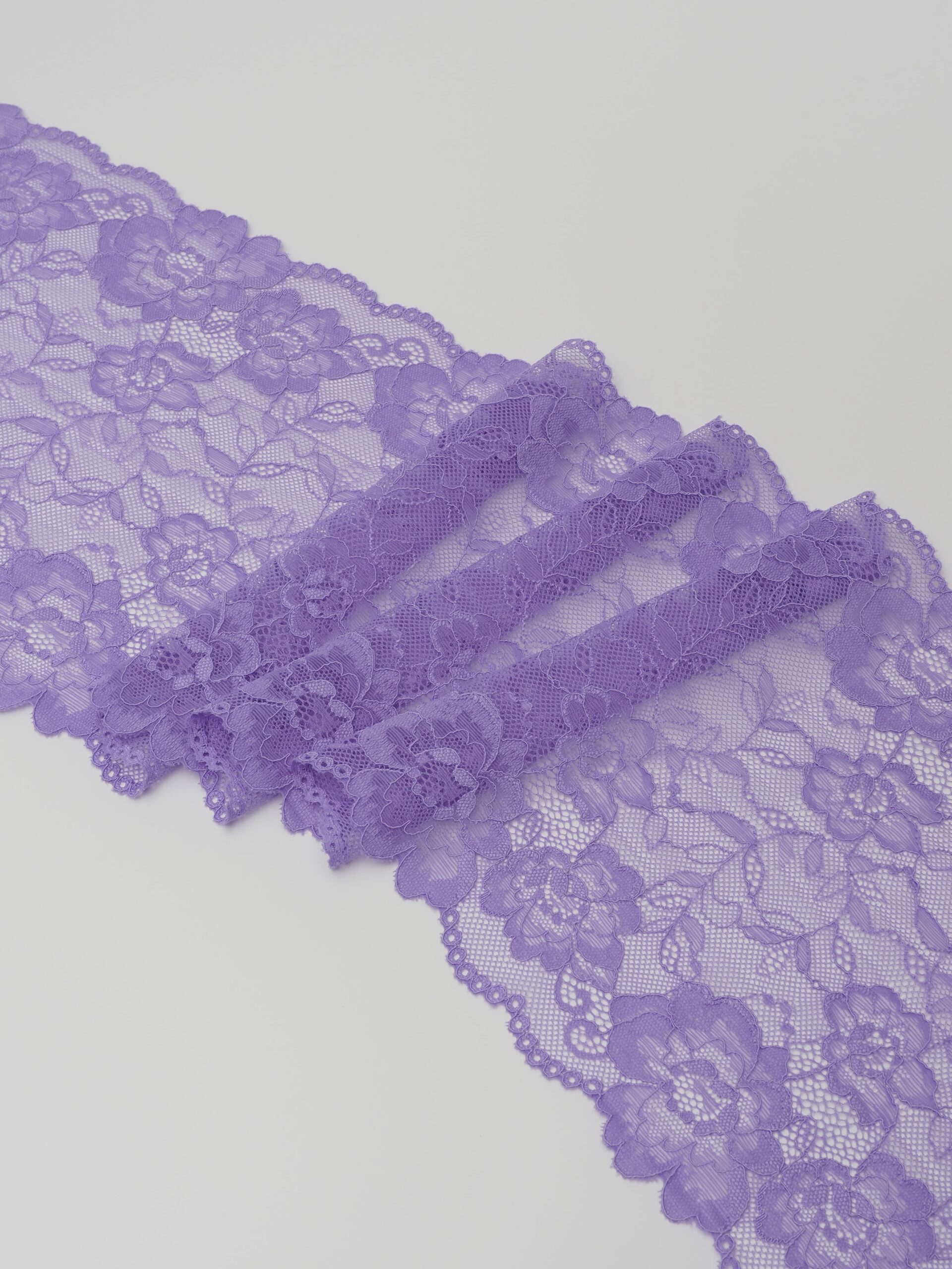 Эластичное кружево яркая лаванда (ярче резинок) ширина 20 см