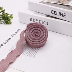 Лента полиэстер жатая с волнистым краем (2,5 см*9,14м), Пыльная роза