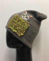 Зимняя шапка ANRU с милым котиком в зеленом кармашке