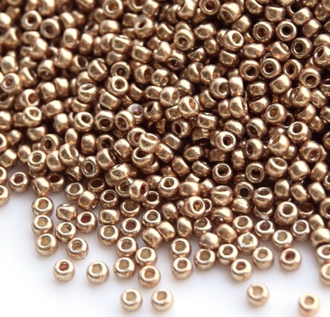 15/0 RR-4204 Бисер круглый Миюки /Miyuki round 15/0 Duracoat galvanized champagne