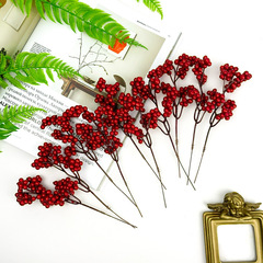 Ягоды красные перламутровые, искусственные на ветке 20 см., 6-8 мм., набор 10 шт.