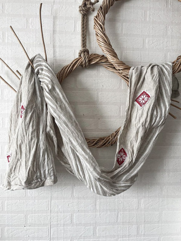 Шарф льняной комбинированный с вышивкой 