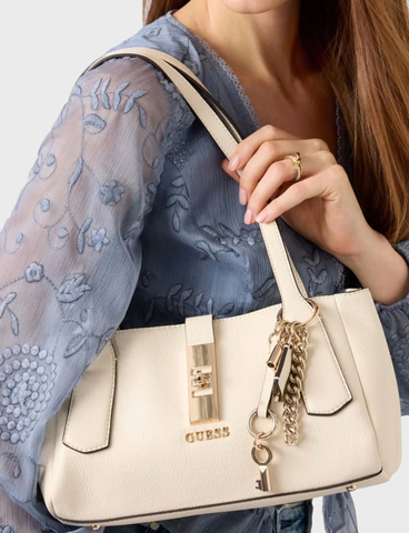 Сумка с брелком GUESS