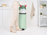 Мусорный бак newIcon с педалью 30 л, артикул 233944, производитель - Brabantia, фото 3