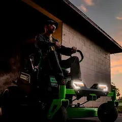 Райдер садовый Greenworks GC82ZT107 82V (107 см) Zero Turn CrossoverT аккумуляторный с нулевым радиусом разворота