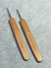 Крючок металлический с бамбуковой ручкой, 1,25 мм