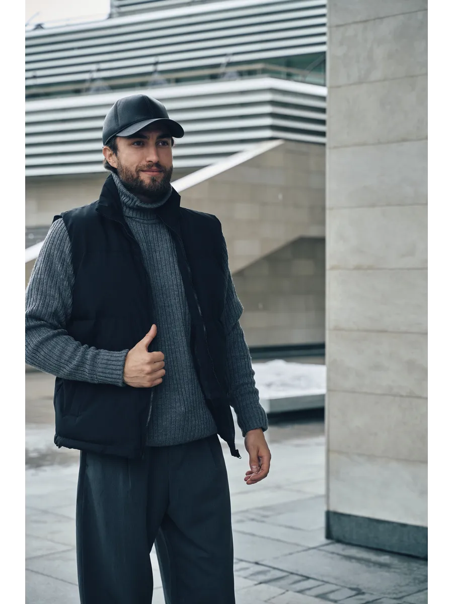 Кепка утепленная с ушками из эко кожи