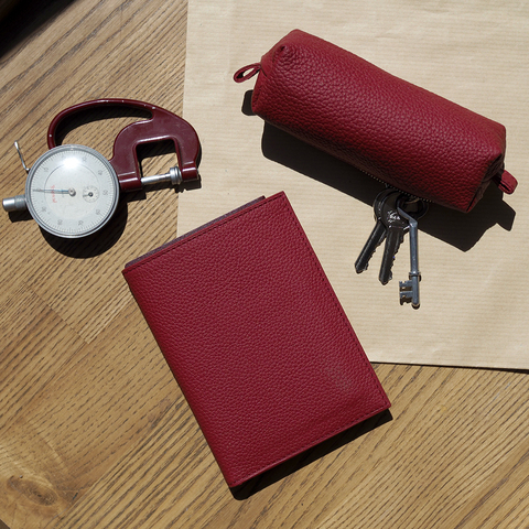 Кожаная обложка для паспорта и автодокументов, теленок вишневого цвета