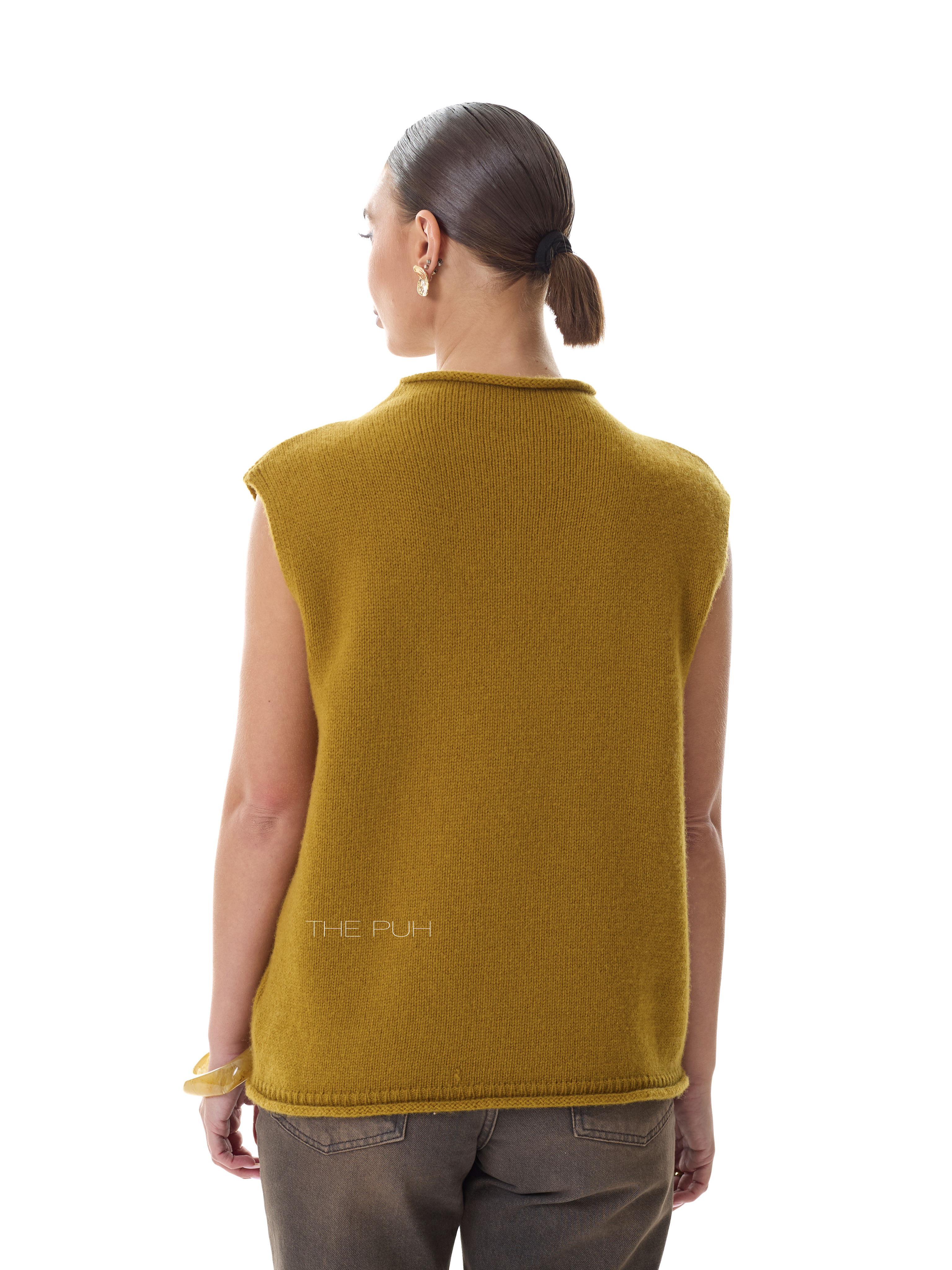 Горчичный шерстяной жилет на пуговицах