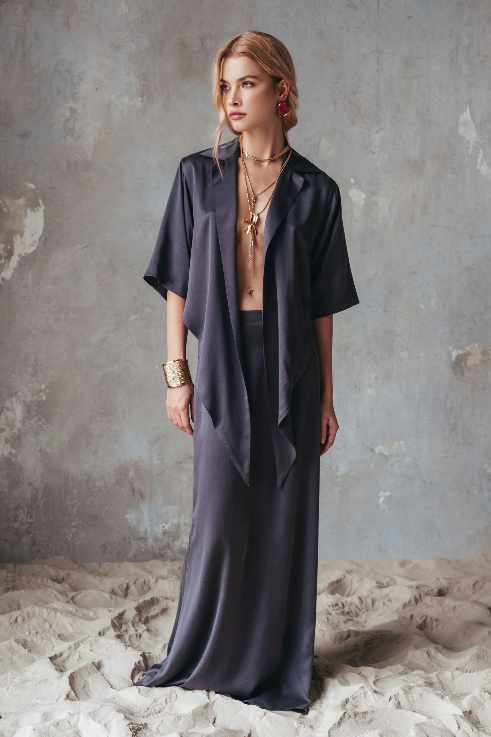 Костюм с юбкой из шелка, Серый