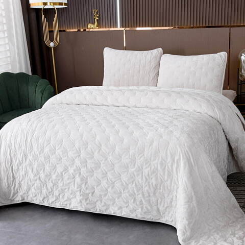 Покрывало 240x260 Sofi De MarkO Алира молочно-белое