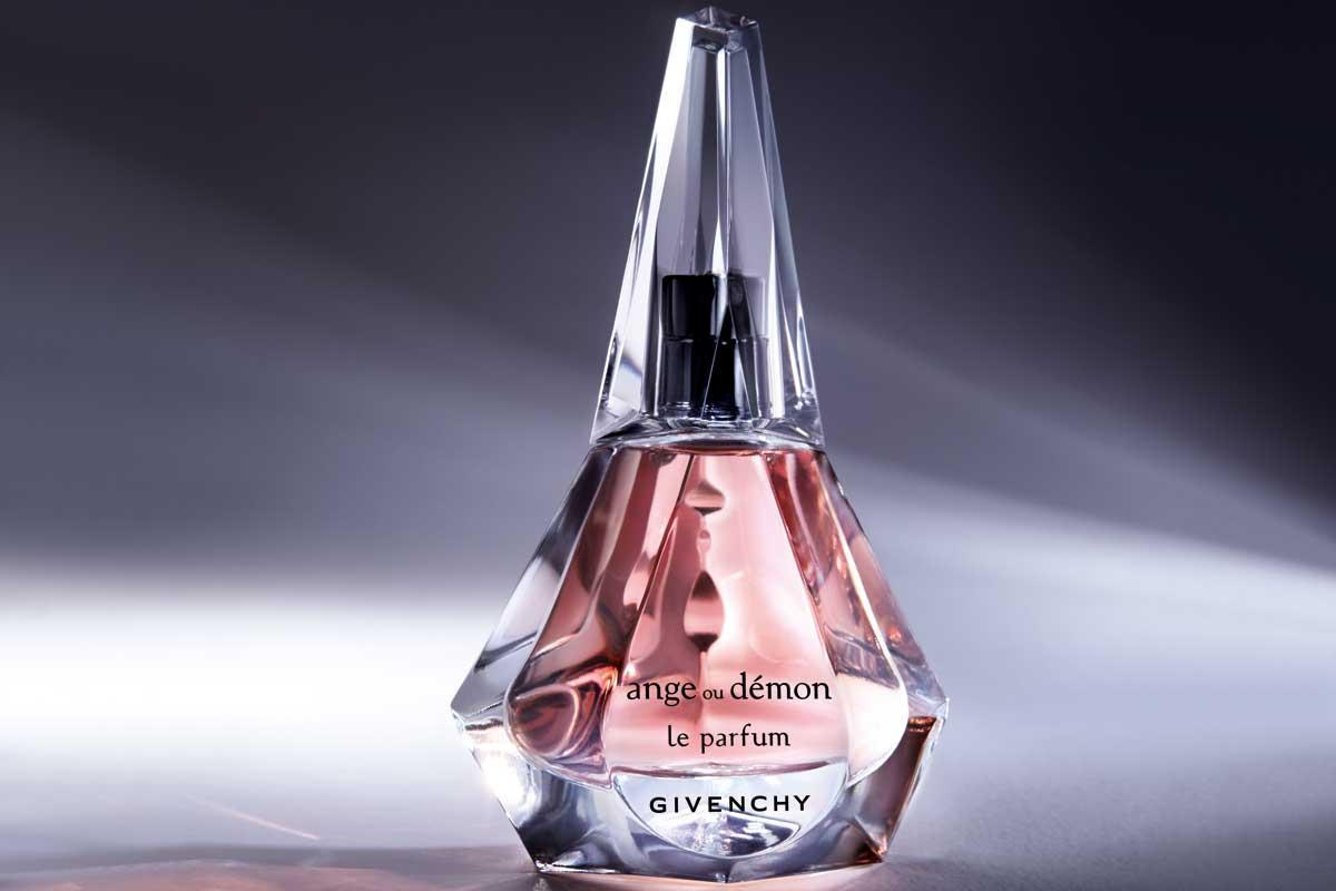 Ангел и демон духи. Духи Givenchy ange ou Demon le Parfum. Givenchy ange ou Demon le Parfum Accord illicite 4 мл. Givenchy ange Demon. Ange au Demon Givenchy.