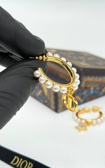 sergi-kongo-s-assimetrichnymi-podveskami-v-stile-cdior