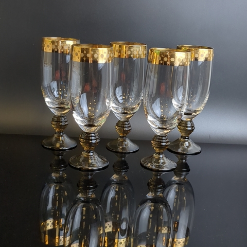 Бокалы набор из 5 штук на ножке дымчатого стекла, стекло, узор, золочение, 14.5 см, винтаж СССР 1970-1990 гг