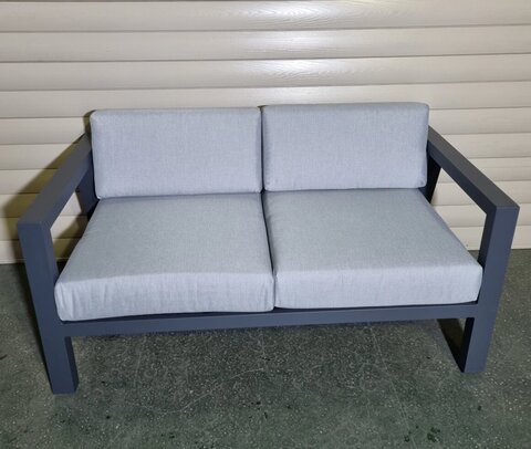 Диван двухместный Graphite из алюминия
