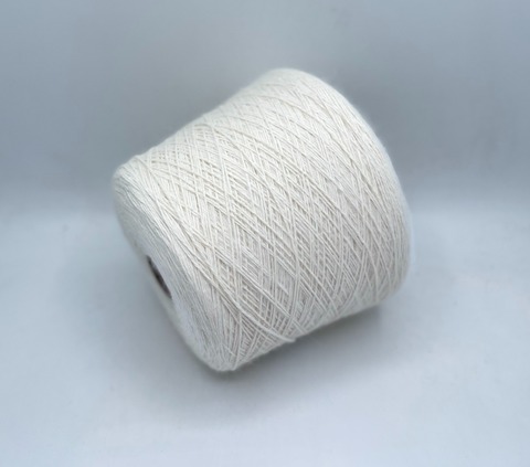 Zegna Baruffa (пр.Италия),art-2818 10/3 333м/100гр. 70%ангора 30%меринос , цвет-Молочный арт.32550
