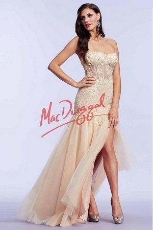 Mac Duggal 12036 Платье в пол, от лифа и до середины бедра украшено камнями и вышивкой, юбка длинная и пышная