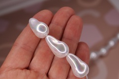 Бусина майорка белая 22х15 мм