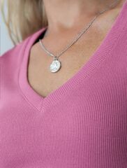 Футболка из плотного трикотажа в рубчик с V-образным вырезом  D49.129 (130316)