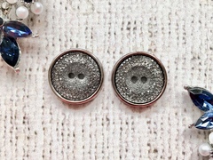 Пуговицы костюмные, d 1,8 см, 2 прокола, серебро с коричневым