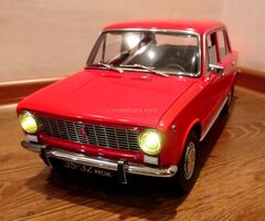 VAZ-2101 Zhiguli Lada 1:8 Hachette fully assembled
