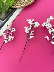 Ягоды Белые, искусственные на ветке 19 см., 5-8 мм., набор 10 шт.