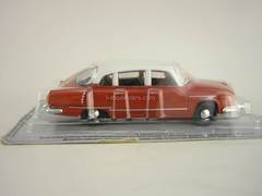 Tatra 603-1 red-white 1:43 DeAgostini Kultowe Auta PRL-u #53