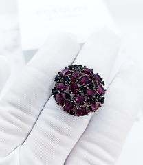 94012682 - Кольцо круглое из серебра с кристаллами Swarovski винного цвета