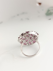 94012682 - Кольцо круглое из серебра с кристаллами Swarovski винного цвета