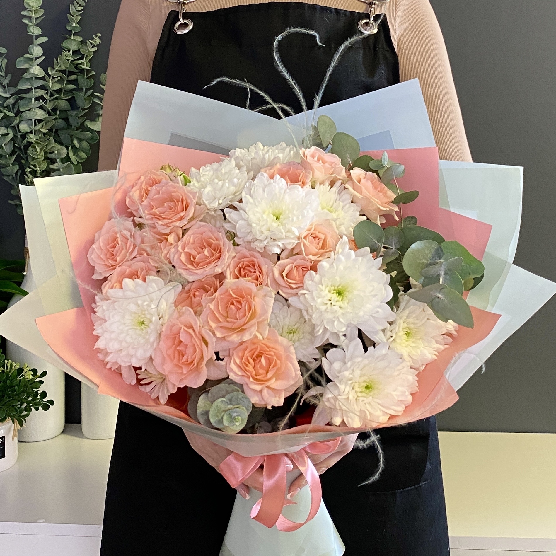 33 букета. Моно букет с кустовыми. 33 букета. 33 розы букет. Букет из 33 белых роз.