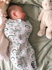 Пеленальный кокон и шапочка Mjölk Динозавры